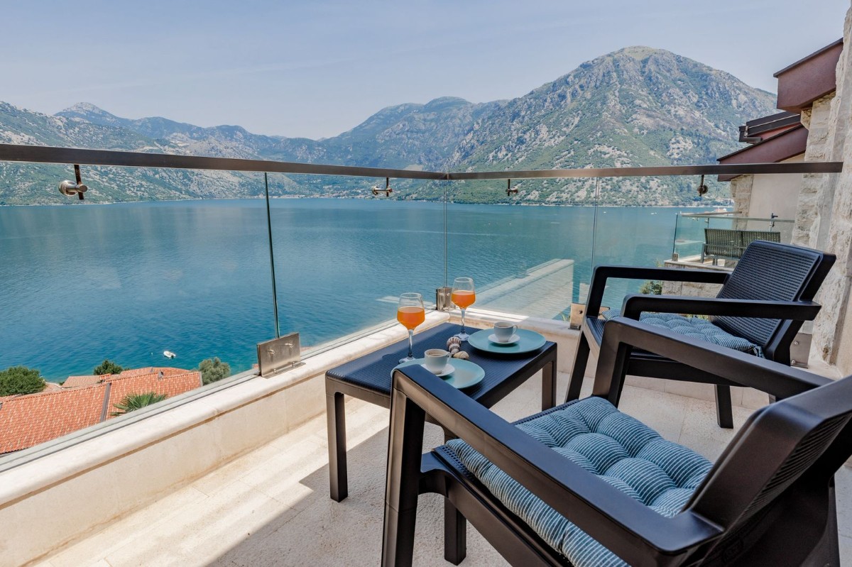 One bedroom apartment with sea view, Boka Gardens, Bay of Kotor – Kostanjica